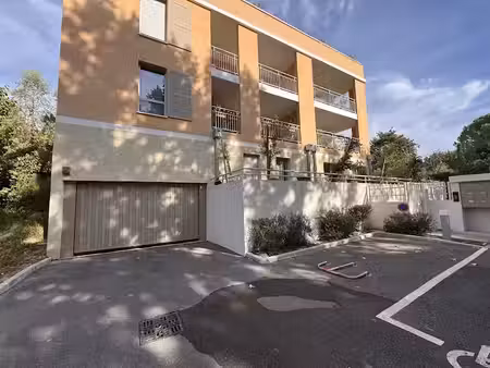 location parking 12.4 m² à aix-en-provence (13090)  100 €
