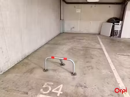 location parking 17 m² à marseille 10ème (13010)  100 €