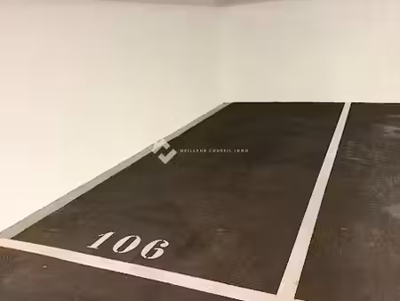 location parking 12 m² à savigny-le-temple (77176)  70 €