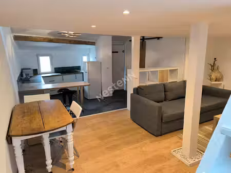 toulon proche opéra 40 m² avec un grenier et une cave. climatisé.