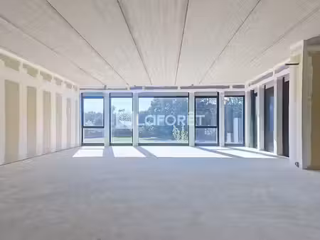location locaux professionnels 0 pièces 107 m² à challes-les-eaux (73190)  2 700 €