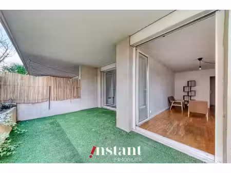 t2 meublé en rez-de-jardin - sans souci