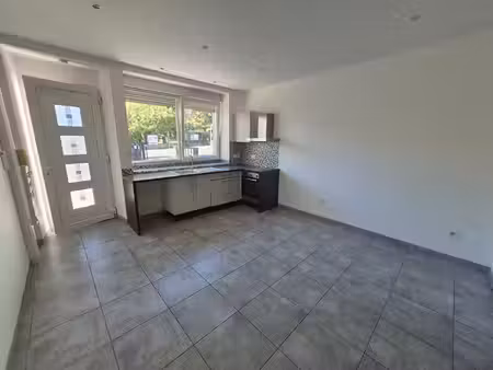 appartement t1 bis avec parking quartier st claude