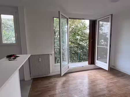 location appartement 1 pièce 28m²
