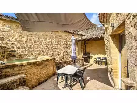 pour les amoureux de pierre et d’histoire dans village prisé à proximité d’uzès