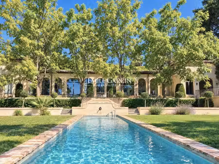 maison de luxe de 300 m2 en location uzès  france