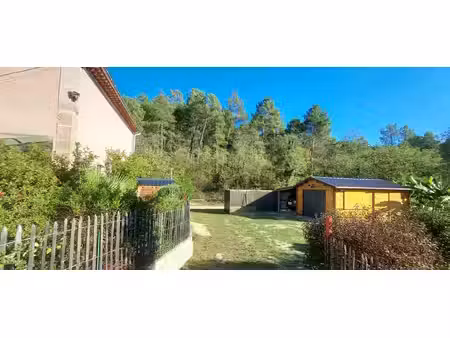 maison dans un magnifique environnement