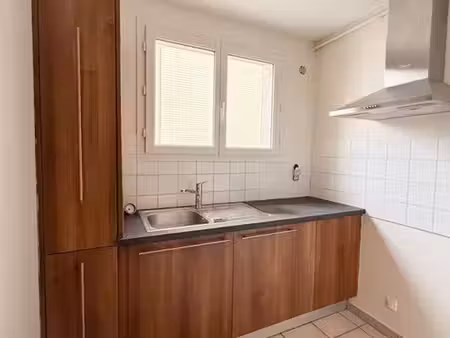 location appartement 3 pièces  75.59m²  soissons