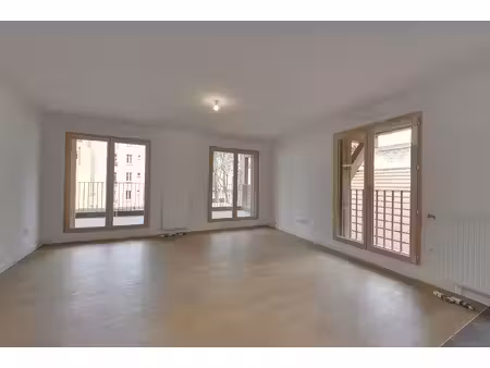 location appartement 3 pièces  63.25m²  montreuil