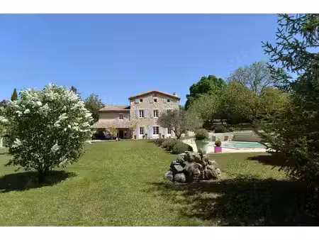 bien atypique la coucourde - 380m²