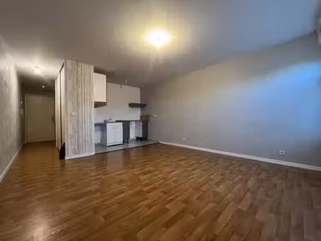 à louer à émerainville : appartement avec agence csm val d'e