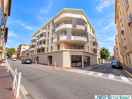 vente locaux professionnels 1 pièce 60 m² à toulon (83000)  95 000 €