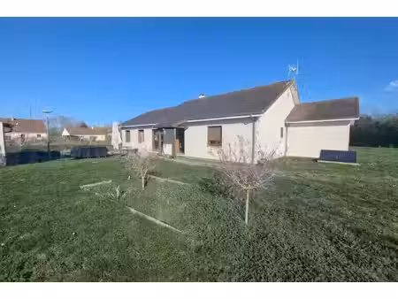 vente locaux professionnels 0 pièces 161 m² à lacs (36400)  258 400 €
