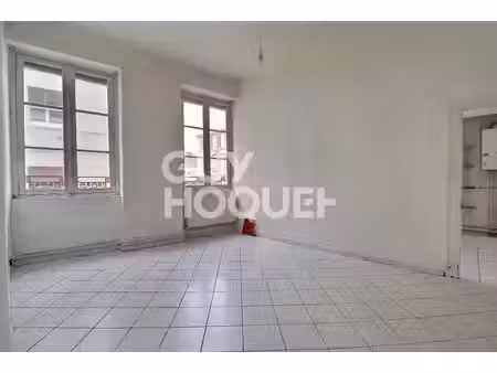 appartement à rénover - rue de la thibaudière