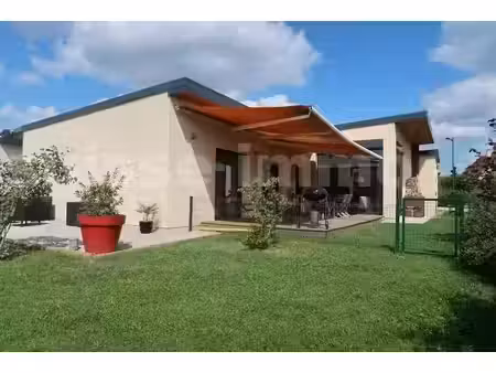 vente maison 8 pièces 189 m² à ecole-valentin (25480)  570 000 €