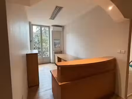 location locaux professionnels 0 pièces 65 m² à aix-les-bains (73100)  700 €