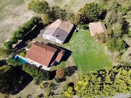 propriété sur 3 19 ha avec deux dépendances