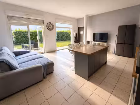 à vendre appartement t4 de 100 m2 avec jardin privatif c