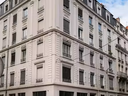 location bureaux 77m²