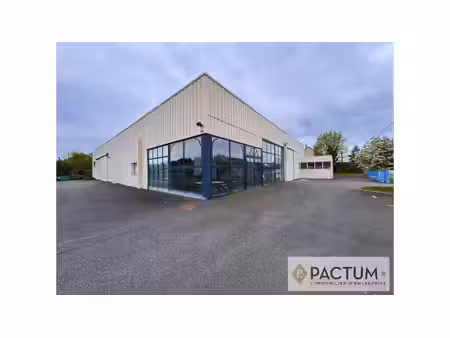 vente local d’activités mozé-sur-louet 49610 900m²