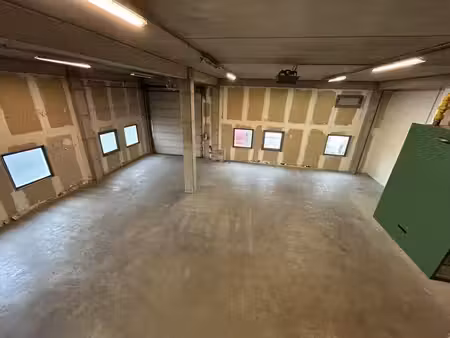 location local d’activités 432m² à 2215m²