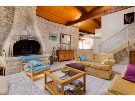 maison de 5 pièces de 160 m² et chalet à chenac-saint-seurin