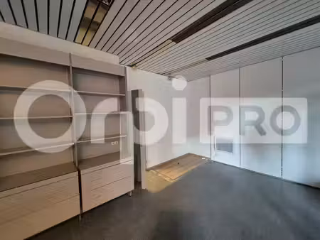 location commerce moissy cramayel 77550 34m²