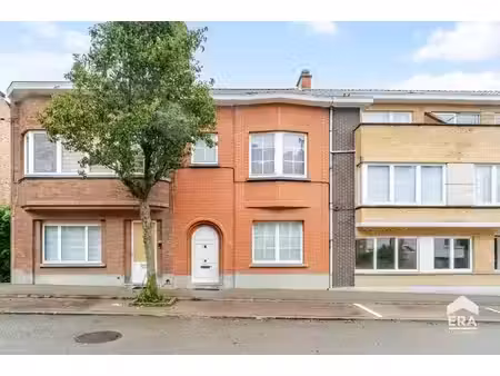 maison avec 3 chambres  jardin et garage à vendre