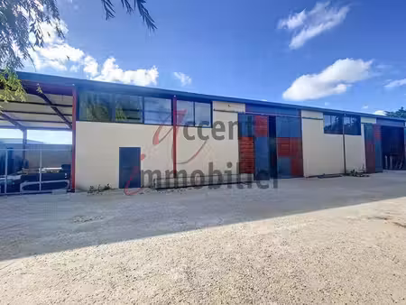 location entrepôt verquieres 13670 227m²
