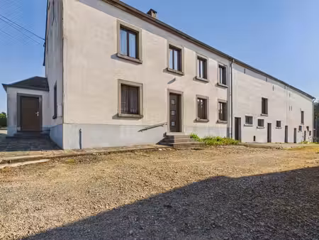 charmante ferme ardennaise dans le village de lutremange