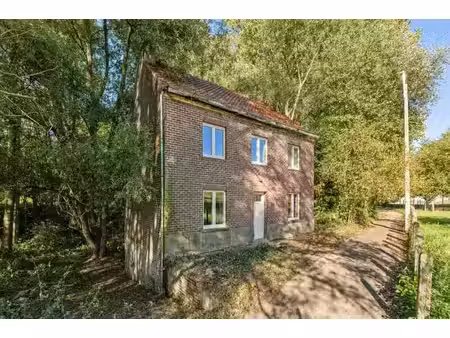 maison avec grand jardin dans un cadre unique à roosdaal