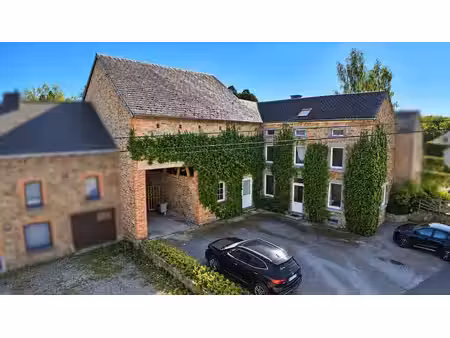 superbe bâtisse en pierre à rénover avec entrée indépendante