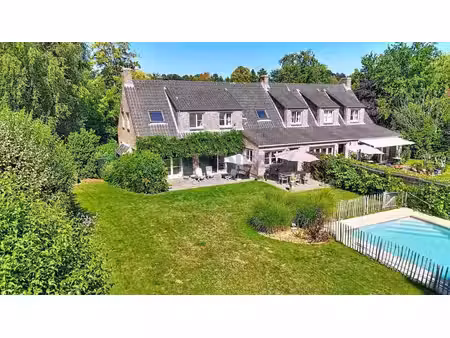 vaste maison unifamiliale avec piscine dans l'ancien golf...
