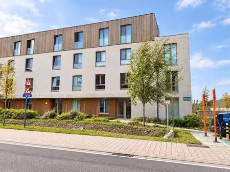 prachtig gelijkvloers appartement met terras en autostaan...