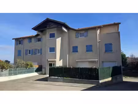 appartement t4 de 83 m2 avec 2 terrasses et grand garage