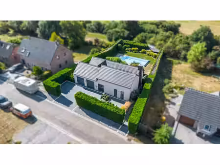 villa exceptionnelle avec piscine et espace professionnel au