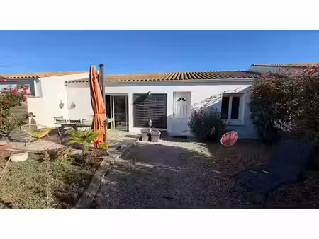 location maison 3 pièces 83m2 esnandes 17137 - 1281 € - surface privée