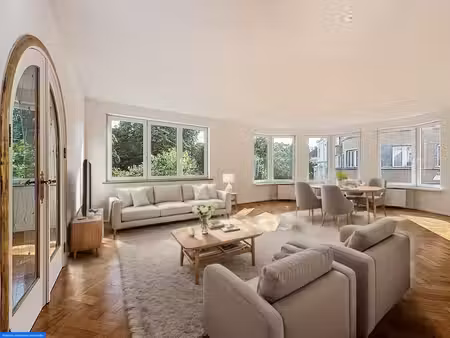 churchill  spacieux appartement 182m² 3ch rénové