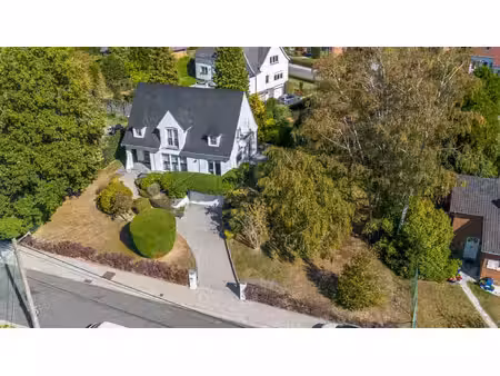somptueuse villa de standing située dans un quartier prisé