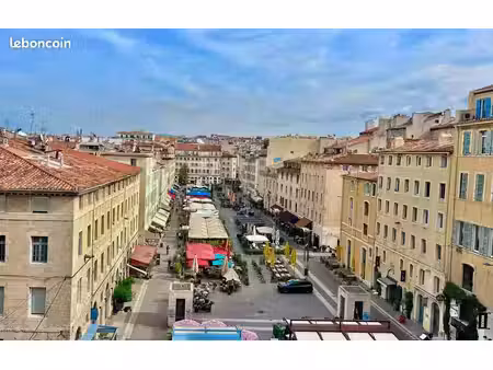 marseille vieux-port : duplex de 150 m² (120 m² carrez) sous les toits  vue place estienne
