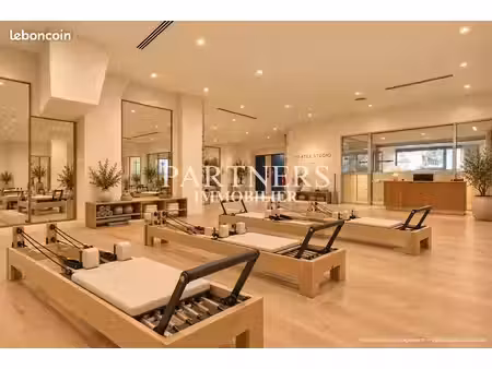 local commercial 486 m² aix-en-provence