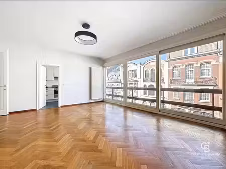 lumineux appt 2 ch avec terrasse arrière / proche de montgom