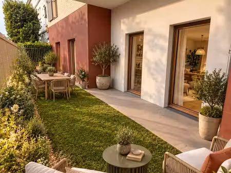 ** rez-de-jardin – double dressing  terrasse & jardin privatif **