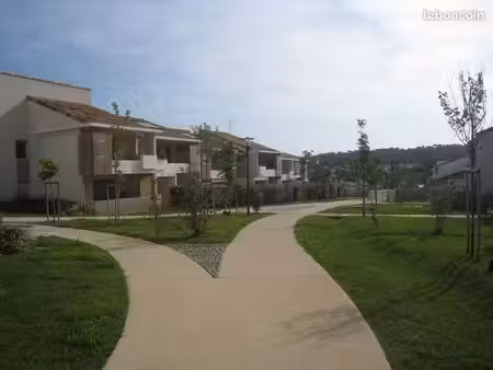 location appartement t3 de 65 m2 dans résidence de bon standing très calme