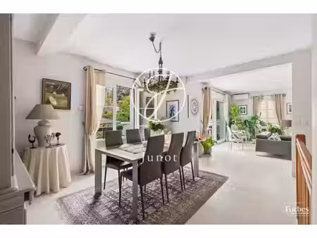 rueil-malmaison - triangle d'or - maison - 8 pièces - 219.86m² carrez - terrain 455m²