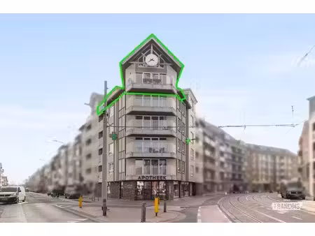 appartement duplex lumineux de 158 m² avec 3 chambres à coucher  idéalement situé à blanke