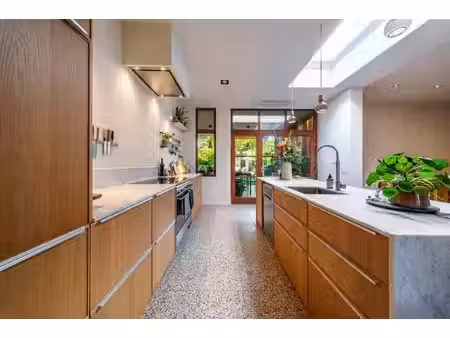 maison de ville prête à emménager avec dépendance spacieuse
