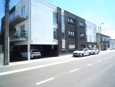 appartement une chambre  parking privé  cave et terrasse