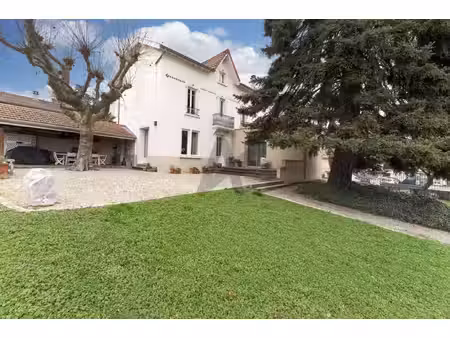 maison de luxe à vendre à saint-genis-les-ollières