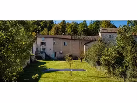 maison de 6 pièces de 122 m² à ambert